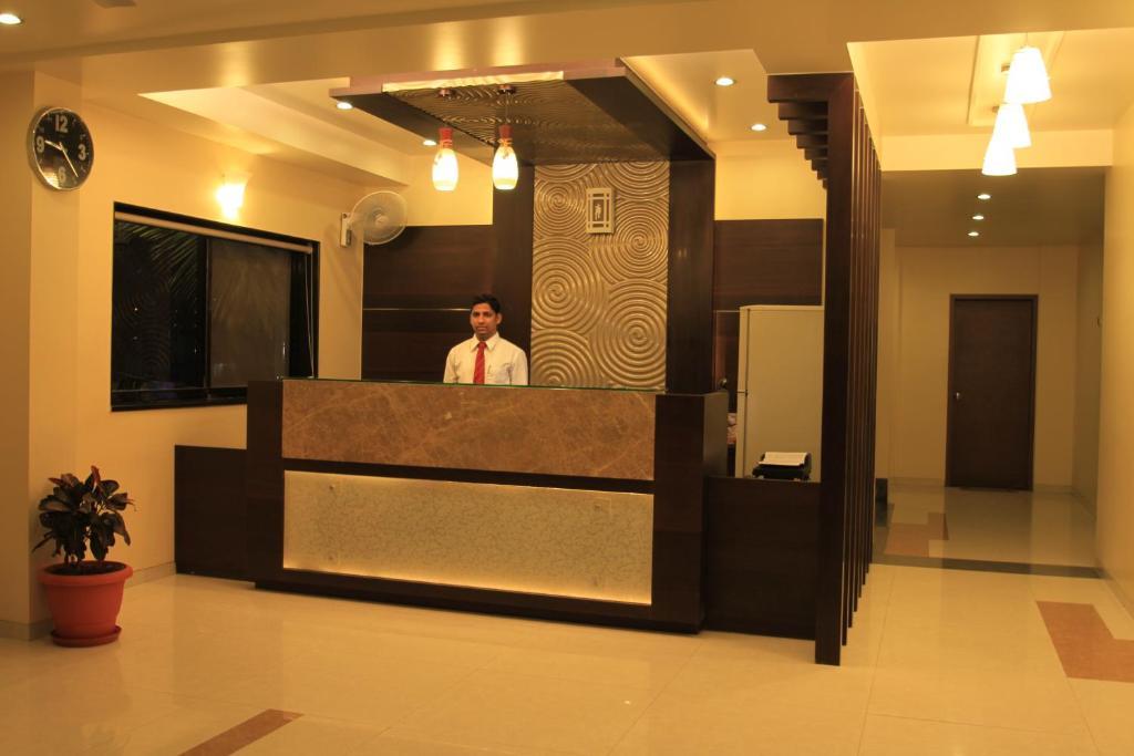 Hotel Sai Smaran Shirdi Exterior foto